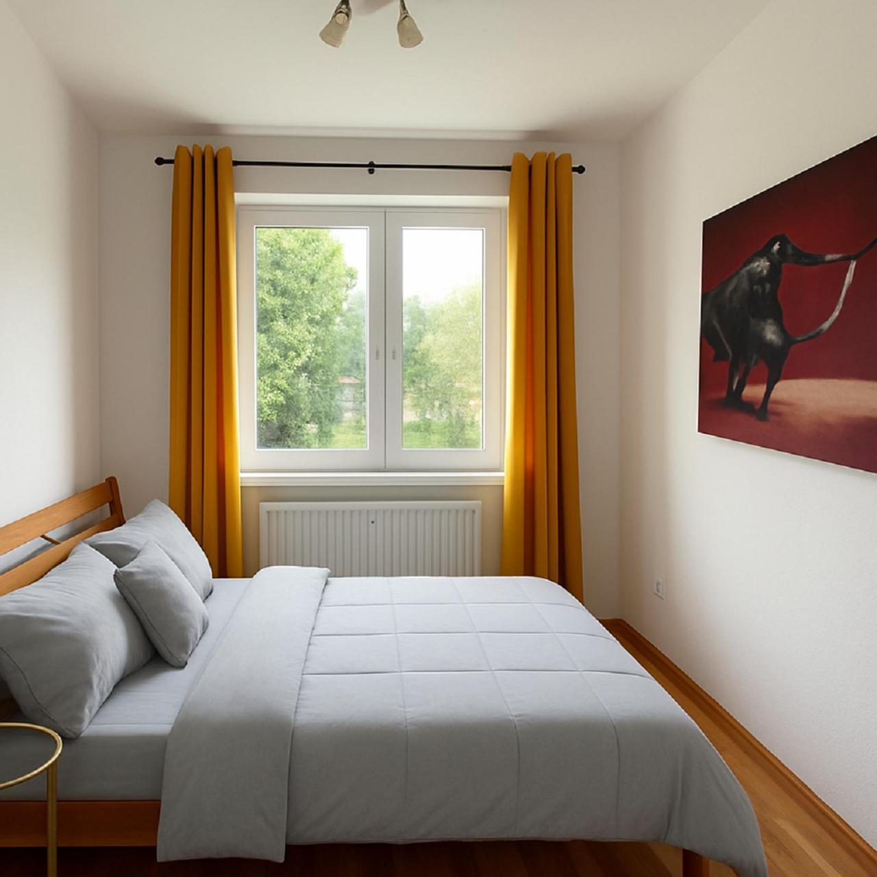 Apartament 3br Near Center With Parking Bratysława